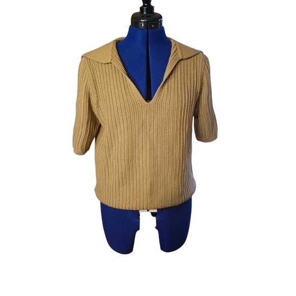 Banana Republic Sweaters - Banana Republic Tan Ribbed Short Sleeve Sweater